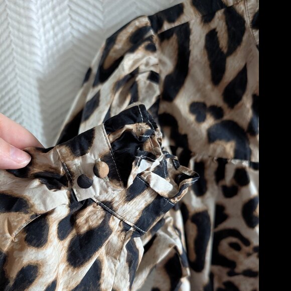 H&M Ruffle Leopard Print Blouse High Collar Oversized Crop Size Small - Picture 8 of 15